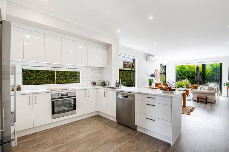 Photo of property in 16 Sacred Kingfisher Road, Hobsonville, Auckland, 0616