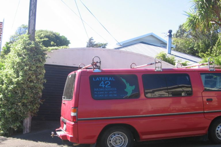 Photo of property in 83 Creswick Terrace, Northland, Wellington, 6012