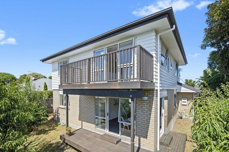 Photo of property in 16 Pono Place, Waiuku, 2123