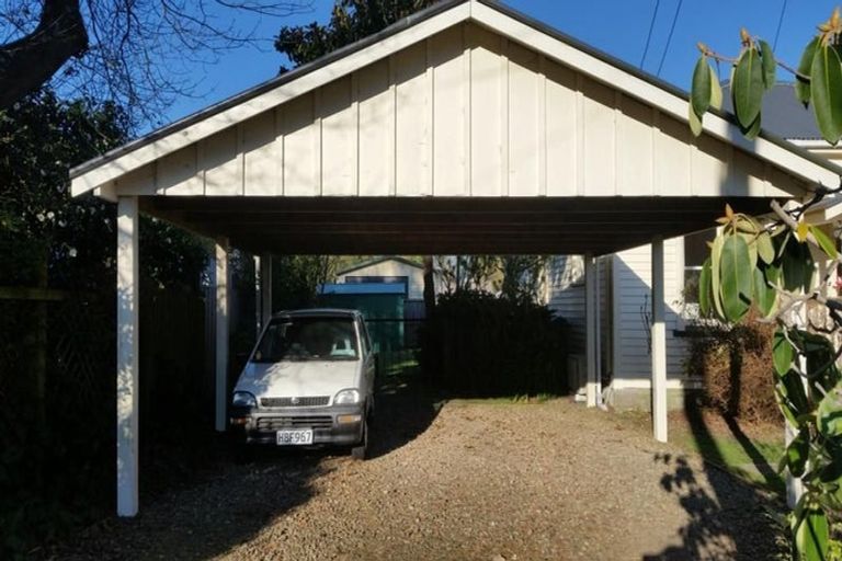 Photo of property in 90 Geraldine Street, Edgeware, Christchurch, 8013