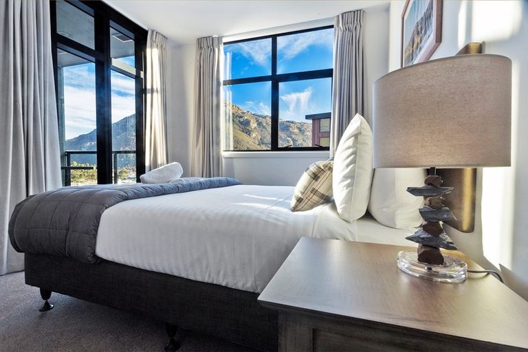 Photo of property in Wyndham Gardens Apartments, 411/30u Red Oaks Drive, Frankton, Queenstown, 9300