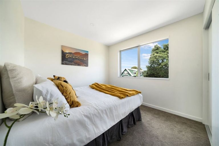 Photo of property in 11e Reid Road, New Lynn, Auckland, 0600