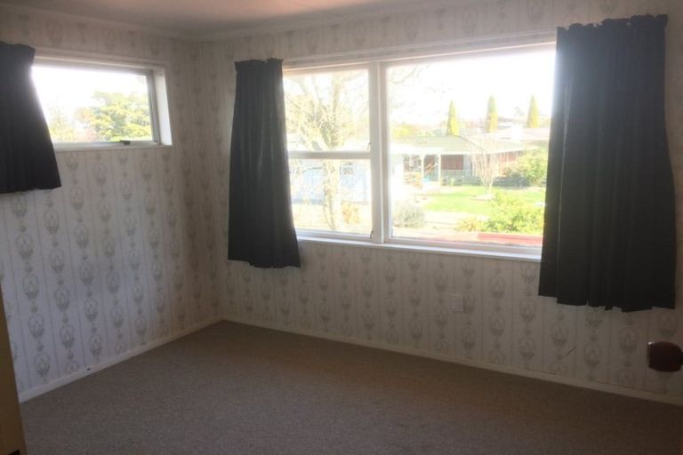 Photo of property in 10 Westhaven Grove, Takaro, Palmerston North, 4412