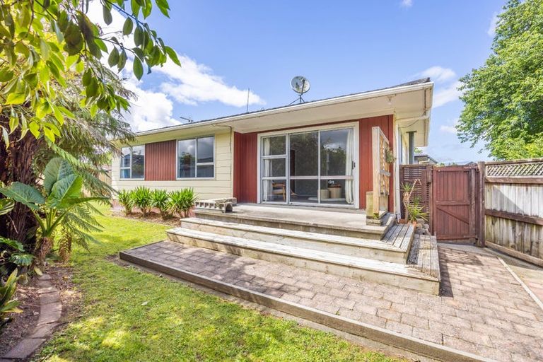 Photo of property in 35 Karen Crescent, Dinsdale, Hamilton, 3204