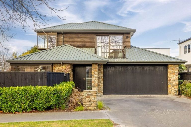 Photo of property in 2 Buscot Gate, Avonhead, Christchurch, 8042