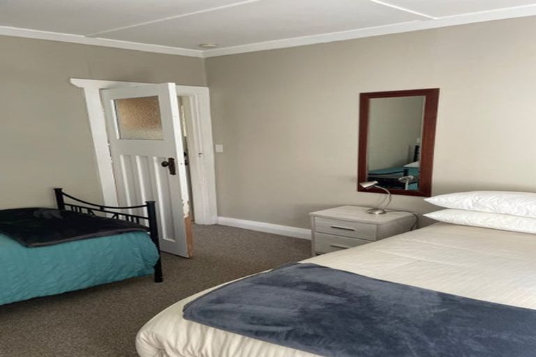 Photo of property in 11-13 Pritchard Street, Newlands, Wellington, 6037