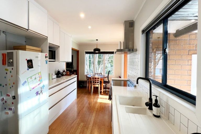 Photo of property in 63 Kervil Avenue, Te Atatu Peninsula, Auckland, 0610