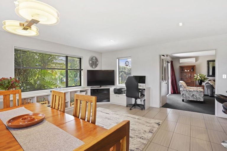 Photo of property in 22 Merrilees Place, Linwood, Christchurch, 8062