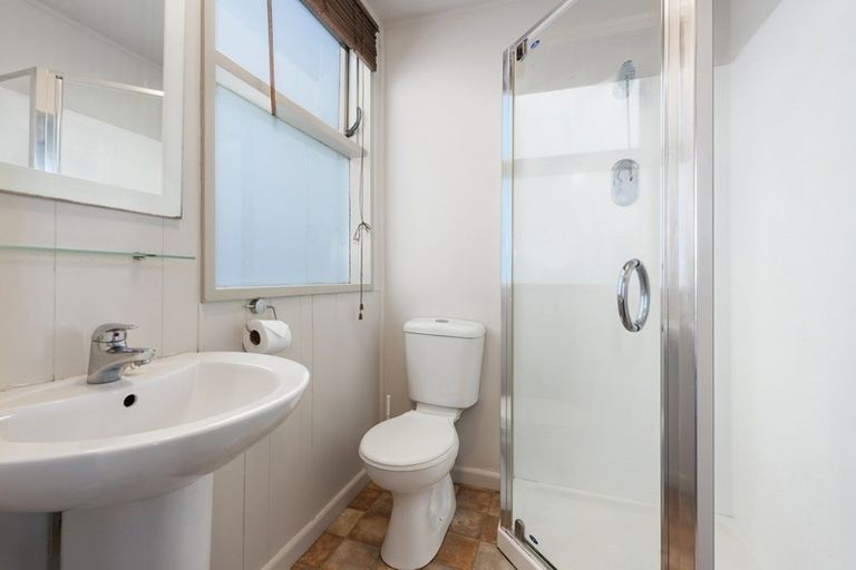 Photo of property in 25 Singers Road, Korokoro, Lower Hutt, 5012