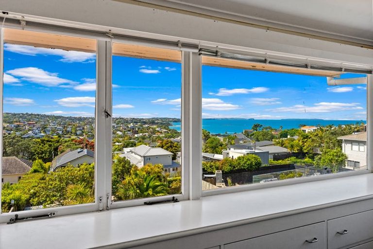 Photo of property in 18 Montgomery Avenue, Rothesay Bay, Auckland, 0630