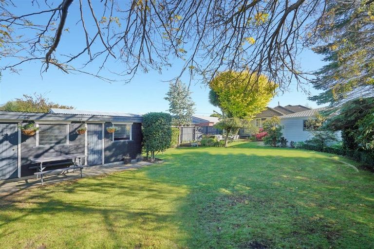 Photo of property in 42 Cutts Road, Russley, Christchurch, 8042