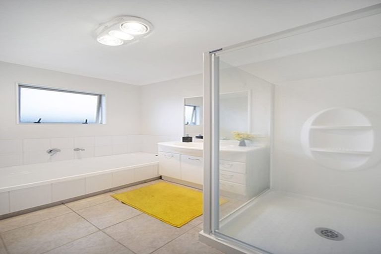 Photo of property in 39 Jadewynn Drive, Massey, Auckland, 0614