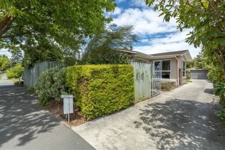 Photo of property in 39 Kent Lodge Avenue, Avonhead, Christchurch, 8042
