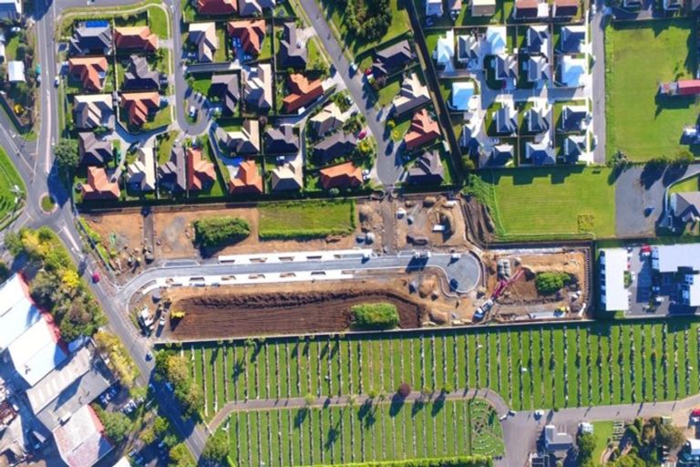 Photo of property in 39 Tapuwae Way, Mangere Bridge, Auckland, 2022