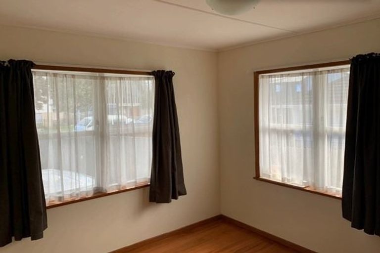 Photo of property in 1/85 Taikata Road, Te Atatu Peninsula, Auckland, 0610