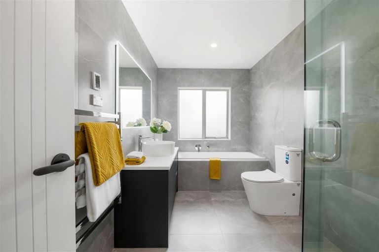 Photo of property in 15 Drumconnell Drive, Flat Bush, Auckland, 2019