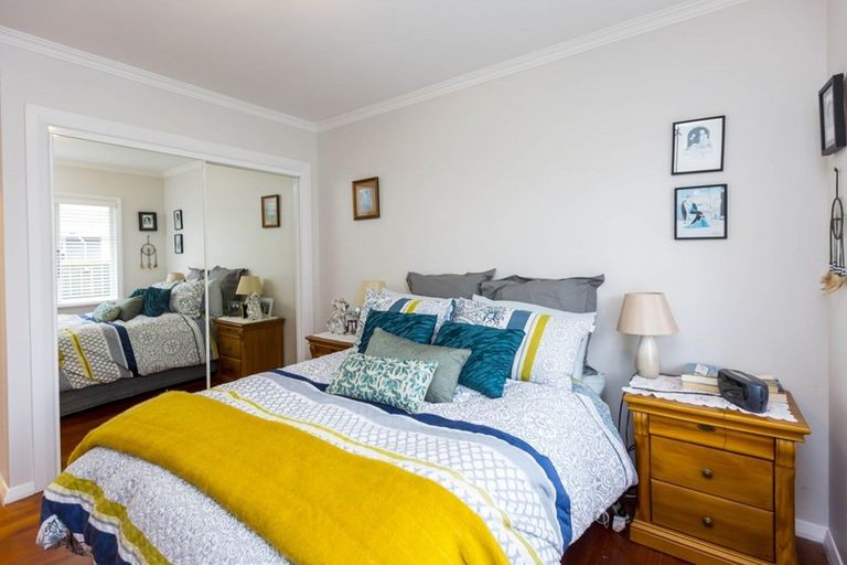 Photo of property in 10b Tiwakawaka Grove, Heretaunga, Upper Hutt, 5018