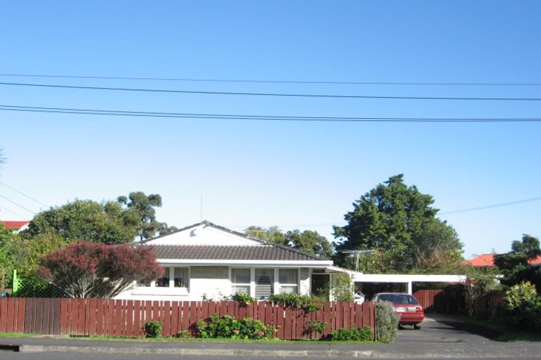 Photo of property in 2/98 Maich Road, Manurewa, Auckland, 2102