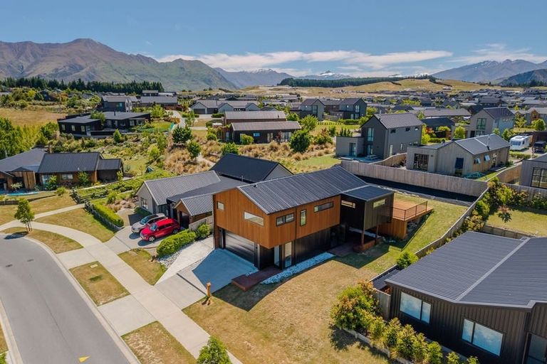 Photo of property in 41 Mount Linton Avenue, Wanaka, 9305