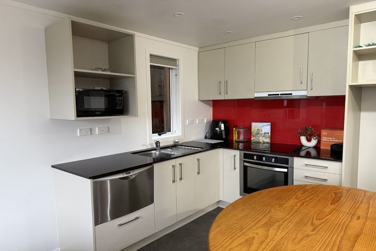 Photo of property in 117 Pupuke Road, Northcote, Auckland, 0627