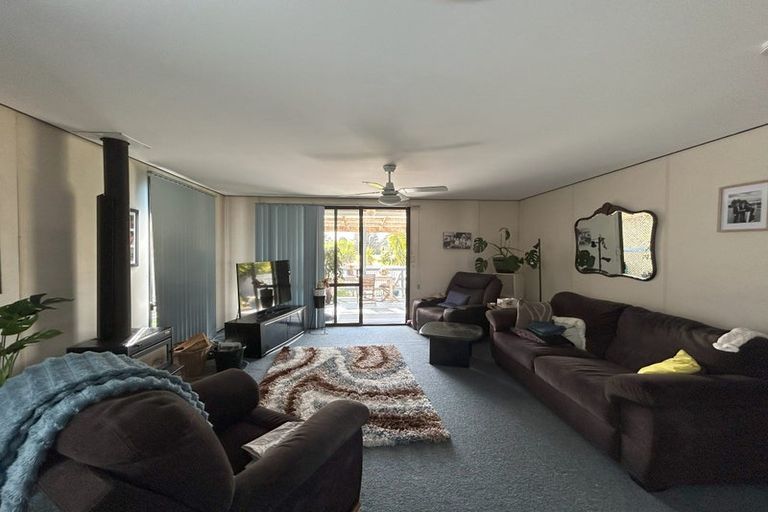 Photo of property in 2/141 Carnoustie Drive, Wattle Downs, Auckland, 2103
