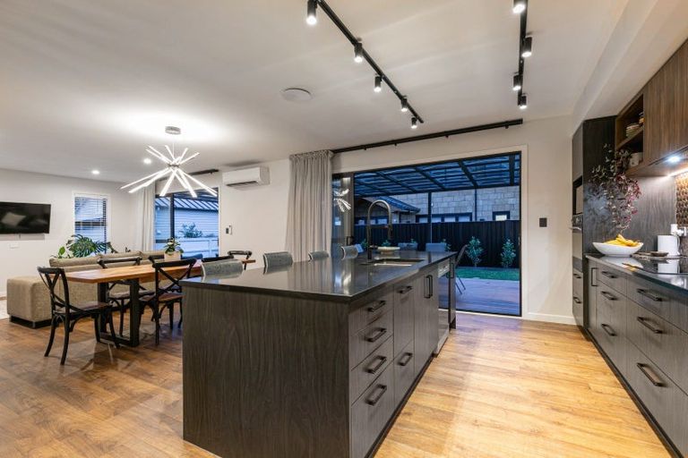 Photo of property in 2a Roland Road, Greenhithe, Auckland, 0632