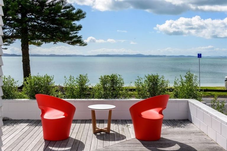 Photo of property in E/5 The Esplanade, Eastern Beach, Auckland, 2012
