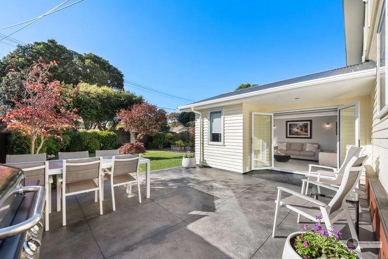 Photo of property in 40 Saint Ronans Avenue, Waterloo, Lower Hutt, 5011