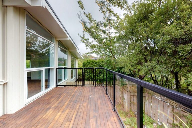 Photo of property in 9 Silverbirch Grove, Churton Park, Wellington, 6037