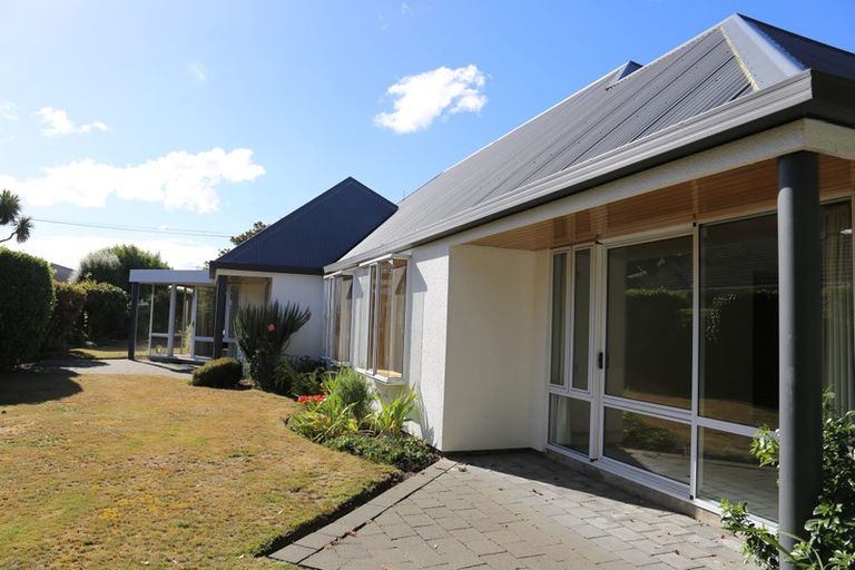 Photo of property in 255 Avonhead Road, Avonhead, Christchurch, 8042