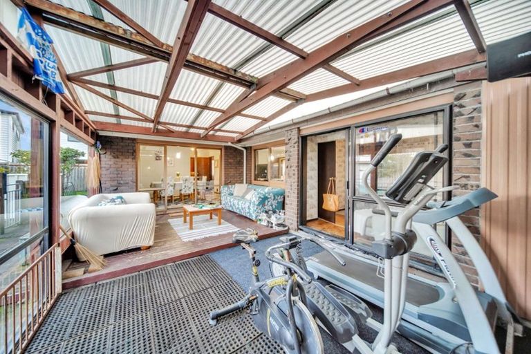 Photo of property in 4 Beaumaris Way, Conifer Grove, Takanini, 2112