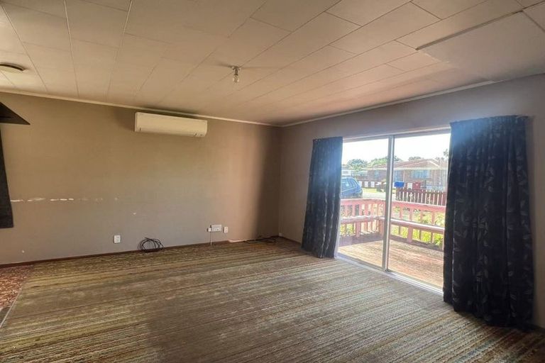 Photo of property in 11 Vimy Place, Mangere, Auckland, 2022