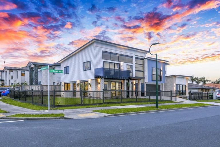 Photo of property in 32 Cooladawson Drive, Flat Bush, Auckland, 2019