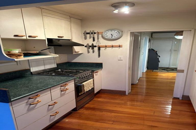 Photo of property in 19 Kiwi Crescent, Tawa, Wellington, 5028