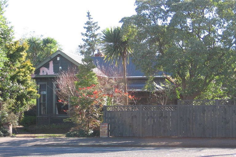 Photo of property in 875 Main Street, Roslyn, Palmerston North, 4414