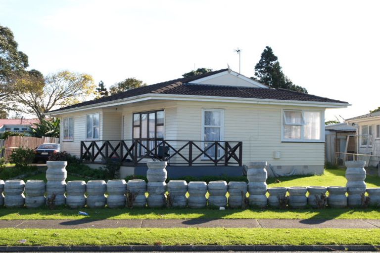 Photo of property in 97 Raglan Street, Mangere East, Auckland, 2024