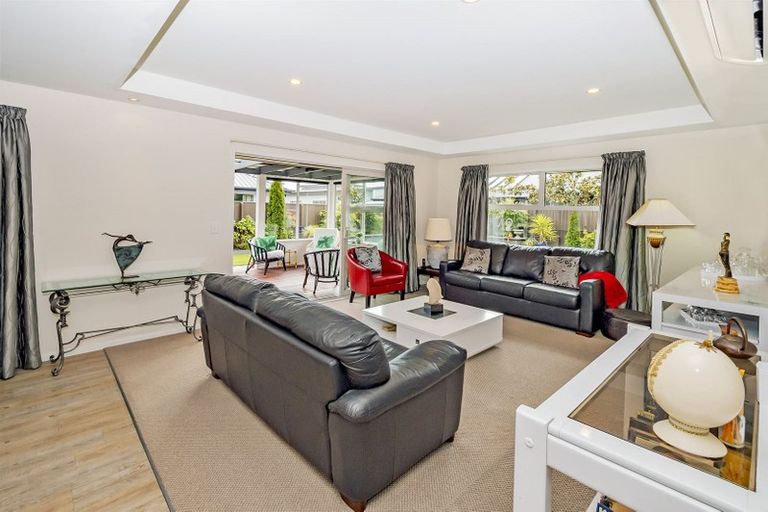 Photo of property in 24 Cairnbrae Drive, Prebbleton, 7604