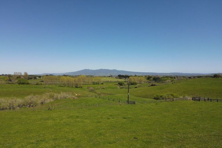 Photo of property in 816 Tuhikaramea Road, Ngahinapouri, Hamilton, 3290
