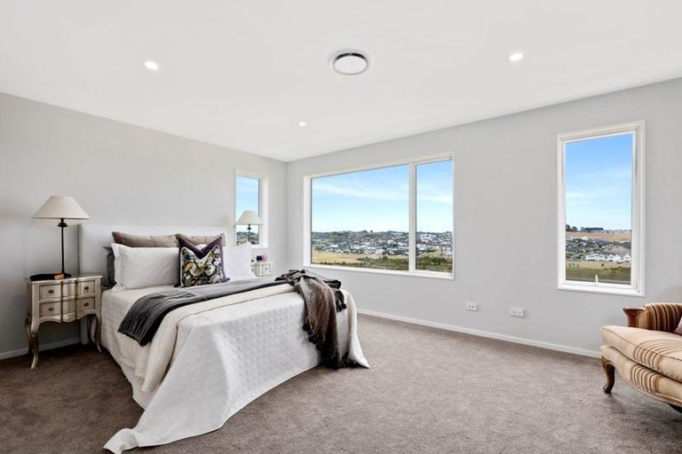 Photo of property in 28 Cassidy Drive, Orewa, 0931