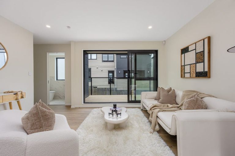 Photo of property in 9c Catalina Crescent, Forrest Hill, Auckland, 0620