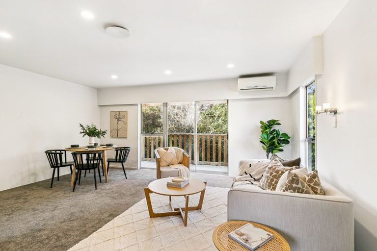 Photo of property in 15b Caesars Place, Churton Park, Wellington, 6037