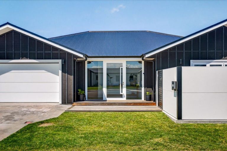 Photo of property in 11 Whangaehu Place, Te Awa, Napier, 4110