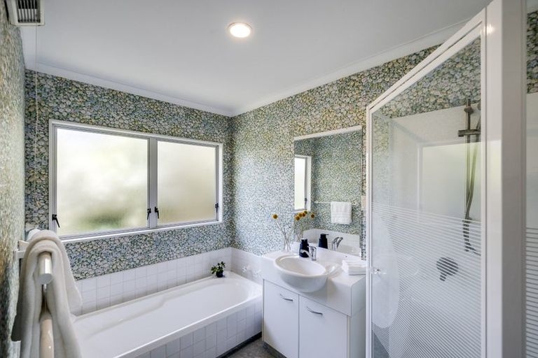 Photo of property in 76b Churchill Drive, Taradale, Napier, 4112