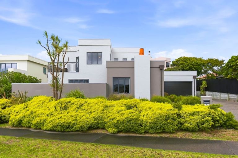 Photo of property in 5 Rifleman Lane, Paraparaumu Beach, Paraparaumu, 5032