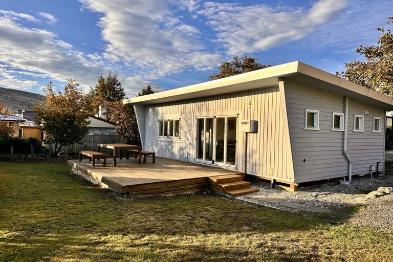 Photo of property in 131 Branxholm Street, Roxburgh, 9500