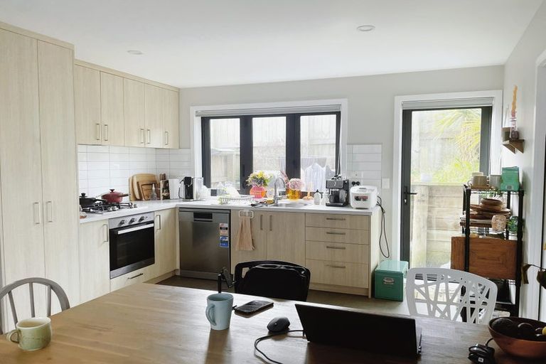 Photo of property in 60u2 Broderick Road, Johnsonville, Wellington, 6037