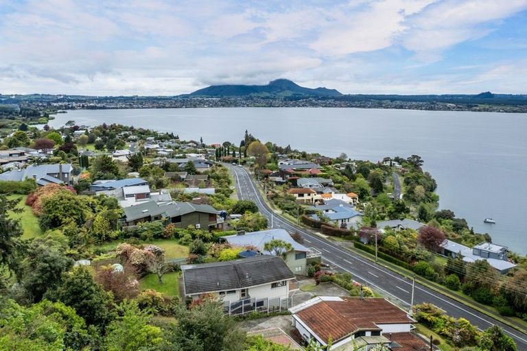 Photo of property in 60 Wakeman Road, Acacia Bay, Taupo, 3330