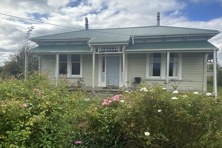 Photo of property in 11 May Street, Waiwera South, Clinton, 9584