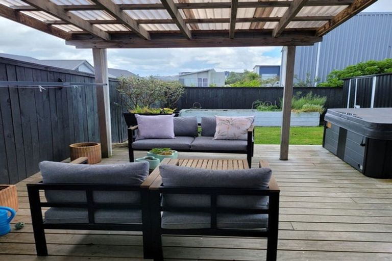 Photo of property in 24 Station Street, Hobsonville, Auckland, 0616