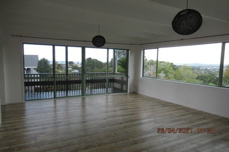 Photo of property in 7 Cyclarama Crescent, Massey, Auckland, 0614